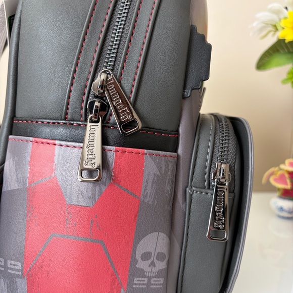 Loungefly Star Wars Bad Batch Hunter Helmet Mini Backpack Convention Exclusive - Picture 10 of 14